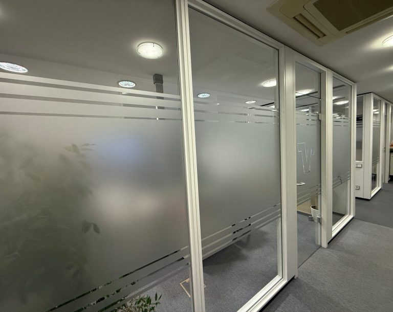 Schaltbare Folie Schaltbarer Sichtschutz Smart Glass